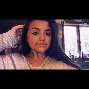 Meet your Posher, Alyssa